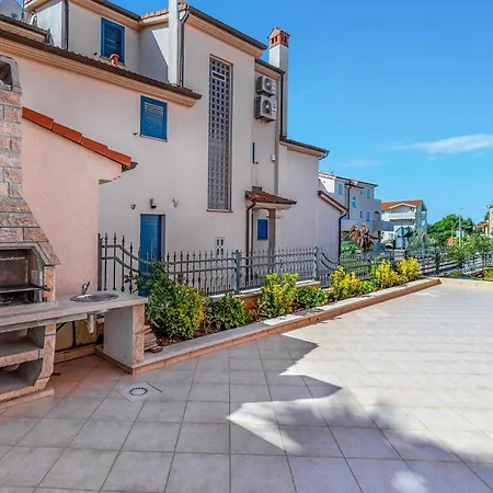 2 Bedroom Awesome In * Medolino