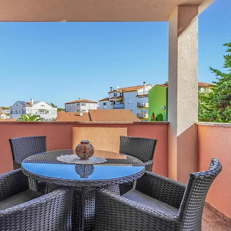 Appartamento 2 Bedroom Awesome In *