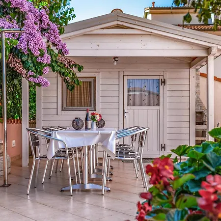 Appartamento 2 Bedroom Awesome In Medolino