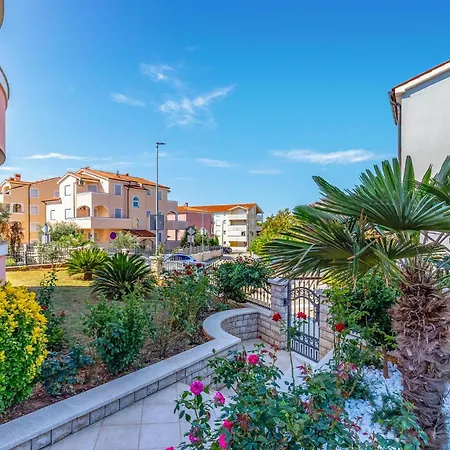 2 Bedroom Awesome In Appartamento *