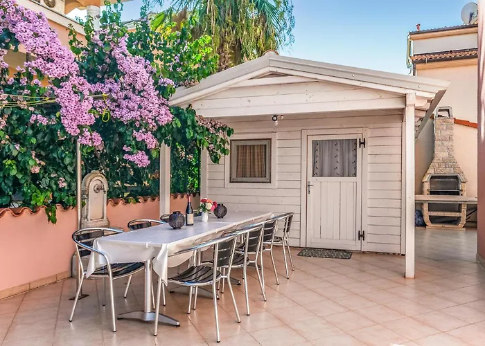 2 Bedroom Awesome In Appartamento *