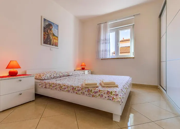 2 Bedroom Awesome In Medolino