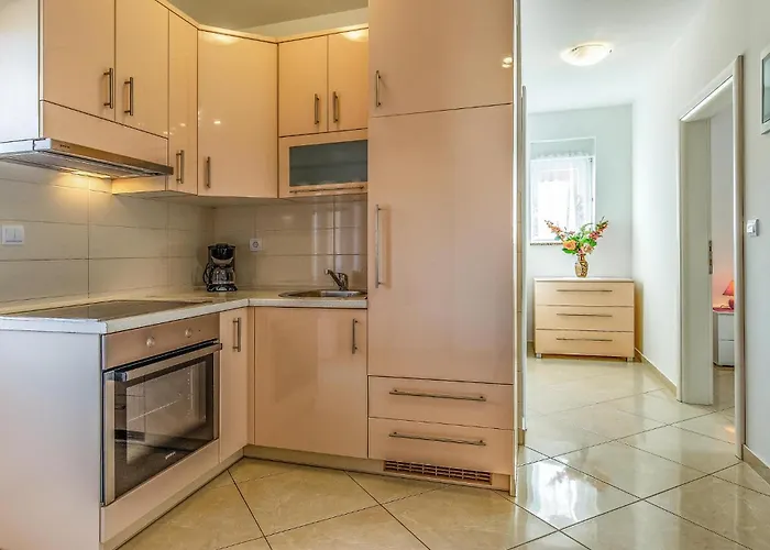 Apartment 2 Bedroom Awesome In *