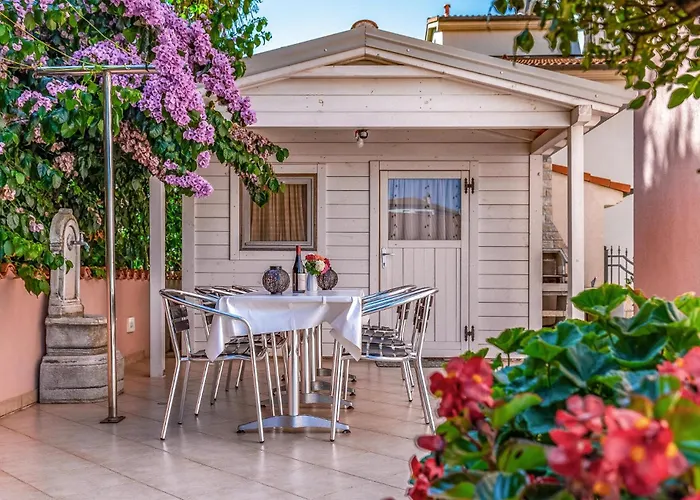 Apartment 2 Bedroom Awesome In Medulin